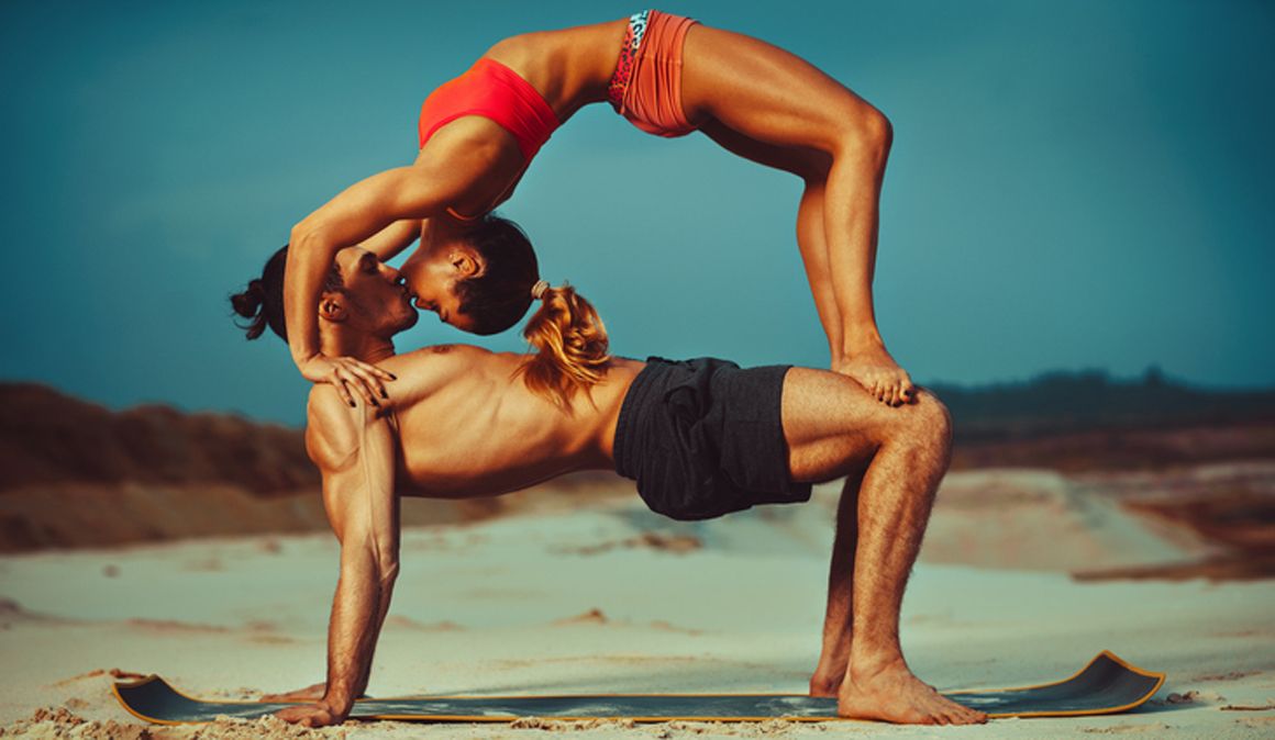 Secuencia de 10 posturas de yoga para tener mejor sexo y subir la libido